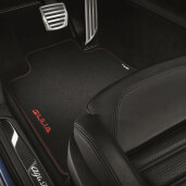 50547078_covorase_Giulia_Alfa_Romeo